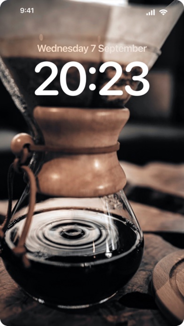 Wallpapers 4K category grid with nature, abstract, anime and aesthetic collections
